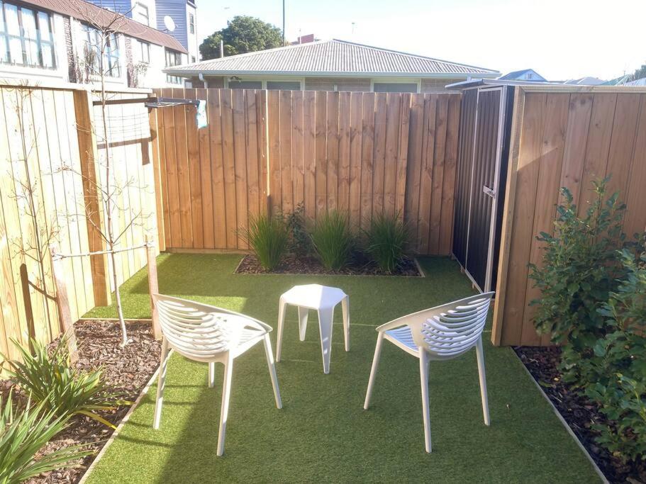 Cheerful 2 Bedroom Townhouse In Addington! Christchurch Eksteriør bilde